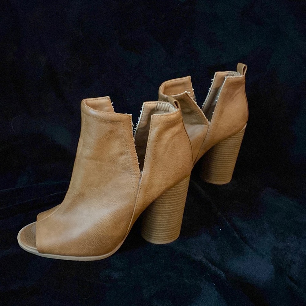 Open toed booties